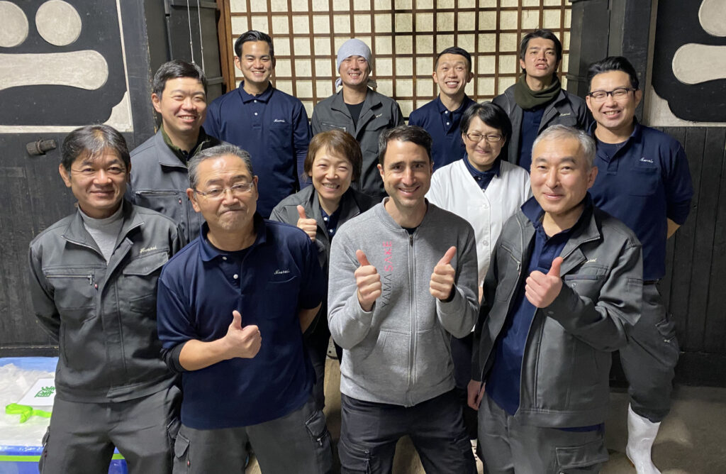 Das Brau-Team von Watanabe mit dem Toji Kitaba san.